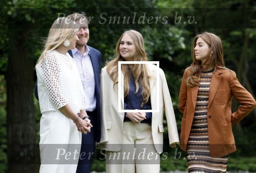 Den Haag 7 juni 2024
Fotouurte met de koninklijke familie op Huis ten Bosch .
Aanwezig Koning Willem Alexander Koningin Maxima Prinses Amalia Prinses Alexia Prinses Ariane en hun hondje Rambo.
