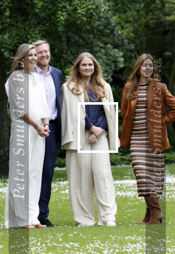Den Haag 7 juni 2024
Fotouurte met de koninklijke familie op Huis ten Bosch .
Aanwezig Koning Willem Alexander Koningin Maxima Prinses Amalia Prinses Alexia Prinses Ariane en hun hondje Rambo.