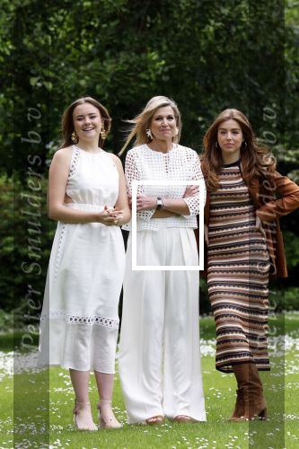 Den Haag 7 juni 2024
Fotouurte met de koninklijke familie op Huis ten Bosch .
Aanwezig Koning Willem Alexander Koningin Maxima Prinses Amalia Prinses Alexia Prinses Ariane en hun hondje Rambo.