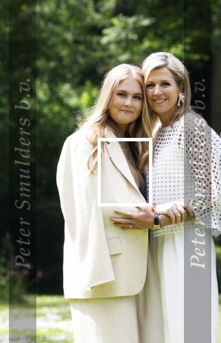 Den Haag 7 juni 2024
Fotouurte met de koninklijke familie op Huis ten Bosch .
Aanwezig Koning Willem Alexander Koningin Maxima Prinses Amalia Prinses Alexia Prinses Ariane en hun hondje Rambo.