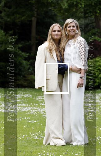Den Haag 7 juni 2024
Fotouurte met de koninklijke familie op Huis ten Bosch .
Aanwezig Koning Willem Alexander Koningin Maxima Prinses Amalia Prinses Alexia Prinses Ariane en hun hondje Rambo.