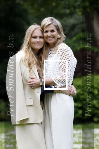 Den Haag 7 juni 2024
Fotouurte met de koninklijke familie op Huis ten Bosch .
Aanwezig Koning Willem Alexander Koningin Maxima Prinses Amalia Prinses Alexia Prinses Ariane en hun hondje Rambo.
