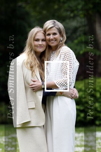 Den Haag 7 juni 2024
Fotouurte met de koninklijke familie op Huis ten Bosch .
Aanwezig Koning Willem Alexander Koningin Maxima Prinses Amalia Prinses Alexia Prinses Ariane en hun hondje Rambo.