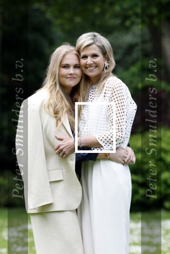 Den Haag 7 juni 2024
Fotouurte met de koninklijke familie op Huis ten Bosch .
Aanwezig Koning Willem Alexander Koningin Maxima Prinses Amalia Prinses Alexia Prinses Ariane en hun hondje Rambo.