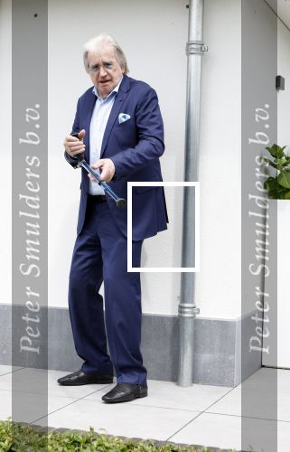 Fijnaart 31 mei 2024
BBQ bij fam Bauer in de tuin . Frans Bauer maakt samen met Lee Towers bekend dat hij dit jaar twee keer in Ahoy op graat treden. Aanwezig Frans Bauer Mariska Bauer Christiaan Bauer ( met vriendin Kim) Frans Bauer jr Jan Bauer en Lucas Bauer .