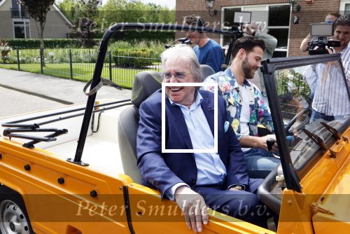 Fijnaart 31 mei 2024
BBQ bij fam Bauer in de tuin . Frans Bauer maakt samen met Lee Towers bekend dat hij dit jaar twee keer in Ahoy op graat treden. Aanwezig Frans Bauer Mariska Bauer Christiaan Bauer ( met vriendin Kim) Frans Bauer jr Jan Bauer en Lucas Bauer . Lee Towers en zanger Kafke