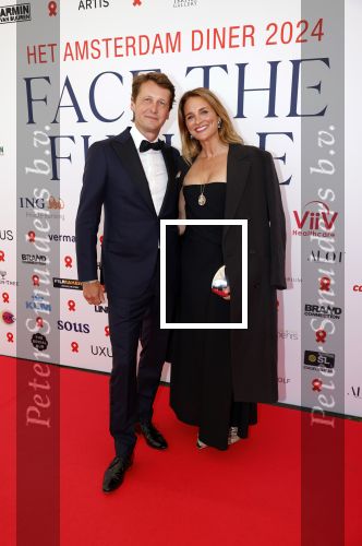 Amsterdam 8 juni 2024
Het Amsterdam diner in AFAS live . Vele Bekende mensen en zakenmensen kwamen naar het gala waar geld opgehaald wordt voor het aids fonds. Lieke v Lexmond kwam met haar man Bas v Veggel