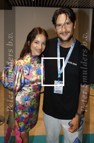 Amsterdam 25 mei 2024
Feestje na concert van de Toppers in de Johan Cruijff Arena. Lizzy v d Ligt en Yuki Kempees
