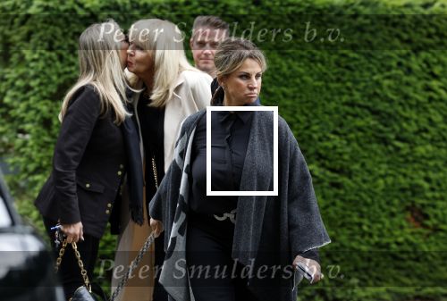 Rotterdam 14 juni 2024 
Begrafenis en besloten kring van Jan v Galen de vader van Rachel Hazes op begraafplaats Hofwijk in de witte kapel. Aanwezig beste vrienden Jaqueline Laats Jeanine Heruer Joop Kruis Ricardo Klaverdijk en Loes v Katwijk