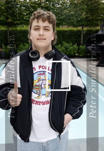 Fijnaart 31 mei 2024
BBQ bij fam Bauer in de tuin . Frans Bauer maakt samen met Lee Towers bekend dat hij dit jaar twee keer in Ahoy op graat treden. Aanwezig Frans Bauer Mariska Bauer Christiaan Bauer ( met vriendin Kim) Frans Bauer jr Jan Bauer en Lucas Bauer .