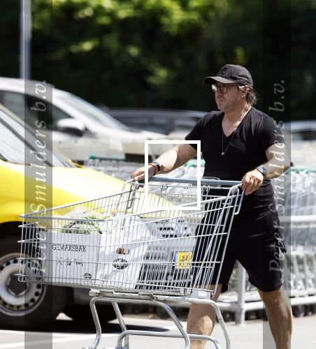 Alkmaar 26 juni 2024
Marco Borsato doe boodschappen bij de sligro in Alkmaar