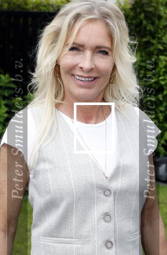 Fijnaart 31 mei 2024
BBQ bij fam Bauer in de tuin . Frans Bauer maakt samen met Lee Towers bekend dat hij dit jaar twee keer in Ahoy op graat treden. Aanwezig Frans Bauer Mariska Bauer Christiaan Bauer ( met vriendin Kim) Frans Bauer jr Jan Bauer en Lucas Bauer .