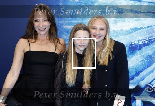 Scheveningen 9 juni 2024
Premiere Frozen in het Afas circustheater. May Britt Mobach met dochters