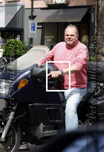 Amsterdam 20 juni 2024
Menno Kohler op zijn motor . Menno is ruim 40 kg afgevallen .