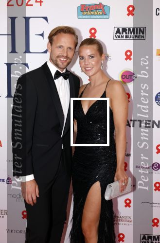 Amsterdam 8 juni 2024
Het Amsterdam diner in AFAS live . Vele Bekende mensen en zakenmensen kwamen naar het gala waar geld opgehaald wordt voor het aids fonds. Michel Mulder met partner