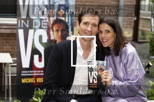 Amsterdam 27 mei 2024
Boekpresentatie Michiel Vos ook zijn vrouw Alexandra Pelosi is aanwezig in het College Hotel.