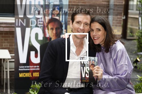 Amsterdam 27 mei 2024
Boekpresentatie Michiel Vos ook zijn vrouw Alexandra Pelosi is aanwezig in het College Hotel.