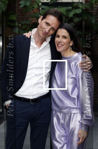 Amsterdam 27 mei 2024
Boekpresentatie Michiel Vos ook zijn vrouw Alexandra Pelosi is aanwezig in het College Hotel.