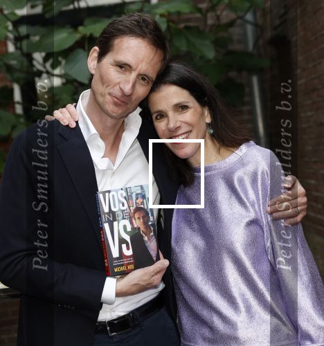 Amsterdam 27 mei 2024
Boekpresentatie Michiel Vos ook zijn vrouw Alexandra Pelosi is aanwezig in het College Hotel.