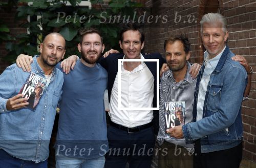 Amsterdam 27 mei 2024
Boekpresentatie Michiel Vos  in het College Hotel.  Michiel Vos met Paul Barewijk Kevin Groeneweg Daan Nieber en Arno Kantelberg