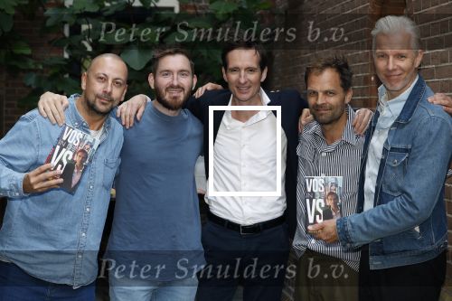Amsterdam 27 mei 2024
Boekpresentatie Michiel Vos  in het College Hotel.  Michiel Vos met Paul Barewijk Kevin Groeneweg Daan Nieber en Arno Kantelberg