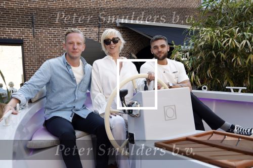 Naarden 19 juni 2024
Presentatie stormer sloep ism Monique des Bouvrie bij het Arsenaal. Bob Wisse en Jan des Bouvrie jr  zijn al hun hele leven vrienden .