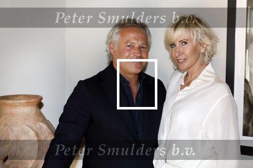Naarden 19 juni 2024
Presentatie stormer sloep ism Monique des Bouvrie bij het Arsenaal. Bob Wisse en Jan des Bouvrie jr  zijn al hun hele leven vrienden . Monique des Bouvrie met partner Otto Klein