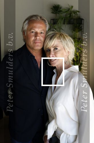 Naarden 19 juni 2024
Presentatie stormer sloep ism Monique des Bouvrie bij het Arsenaal. Bob Wisse en Jan des Bouvrie jr  zijn al hun hele leven vrienden . Monique des Bouvrie met partner Otto Klein