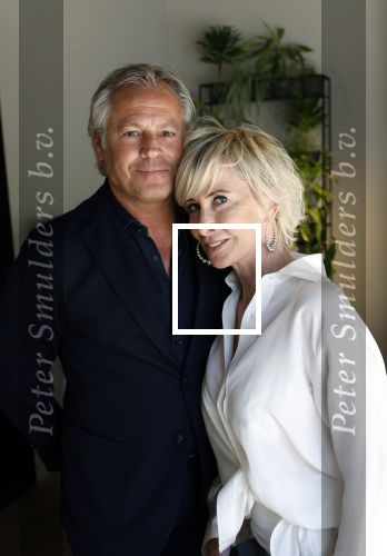 Naarden 19 juni 2024
Presentatie stormer sloep ism Monique des Bouvrie bij het Arsenaal. Bob Wisse en Jan des Bouvrie jr  zijn al hun hele leven vrienden . Monique des Bouvrie met partner Otto Klein