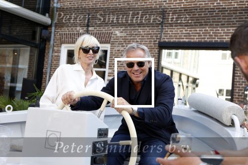 Naarden 19 juni 2024
Presentatie stormer sloep ism Monique des Bouvrie bij het Arsenaal. Bob Wisse en Jan des Bouvrie jr  zijn al hun hele leven vrienden . Monique des Bouvrie met partner Otto Klein