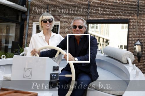 Naarden 19 juni 2024
Presentatie stormer sloep ism Monique des Bouvrie bij het Arsenaal. Bob Wisse en Jan des Bouvrie jr  zijn al hun hele leven vrienden . Monique des Bouvrie met partner Otto Klein