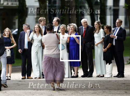 Den Haag 31 mei 2024
Nada v Nie en haar man Frank Bakker bij een trouwerij / bruiloft in Den Haag .