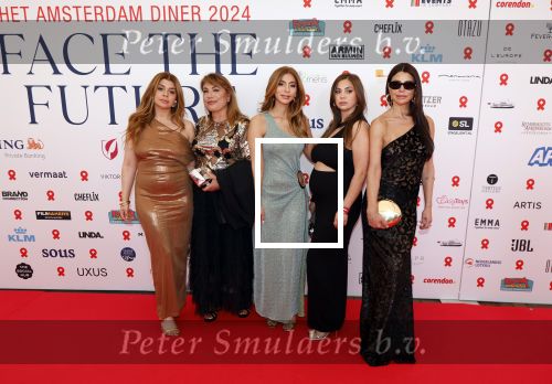 Amsterdam 8 juni 2024
Het Amsterdam diner in AFAS live . Vele Bekende mensen en zakenmensen kwamen naar het gala waar geld opgehaald wordt voor het aids fonds. Olcay Gulsen kwam met haar zussen