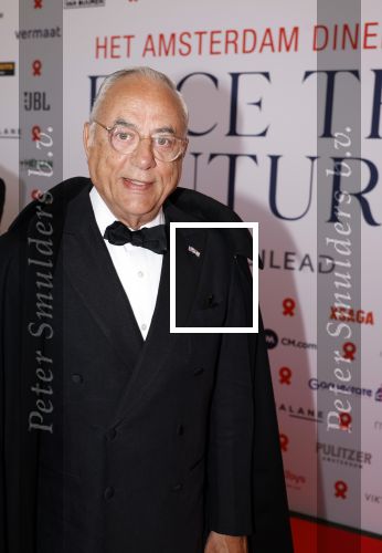 Amsterdam 8 juni 2024
Het Amsterdam diner in AFAS live . Vele Bekende mensen en zakenmensen kwamen naar het gala waar geld opgehaald wordt voor het aids fonds. Oscar Hammerstein met een kennis