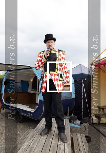 Lelystad 13 juni 2024
Rob kamphues en Jan Jaap v Roon organiseren met stichting groot hart een event , het grote race circus komt eraan, op de kartbaan in Lelystad .  Patrick Stoof is de presentator en ook Jack Plooij draagt zijn steentje bij.