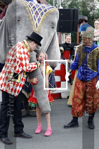 Lelystad 13 juni 2024
Rob kamphues en Jan Jaap v Roon organiseren met stichting groot hart een event , het grote race circus komt eraan, op de kartbaan in Lelystad .  Patrick Stoof is de presentator en ook Jack Plooij draagt zijn steentje bij.