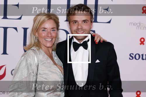 Amsterdam 8 juni 2024
Het Amsterdam diner in AFAS live . Vele Bekende mensen en zakenmensen kwamen naar het gala waar geld opgehaald wordt voor het aids fonds. Petra Ruijs met schoonzoon