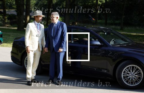 Haarzuilens 26 juni 2024
Nationale haringparty op kasteel de Haar. Mr Pieter v Vollenhoven met Frank Houben
