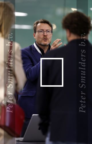 Amsterdam 29 mei 2024
Koningin Maxima bezoekt Codam College dat 5 jaar bestaat . Corinne Goddijn begeleidt haar . Ook prins Constantijn is aanwezig.