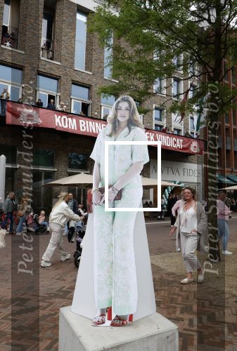 Groningen 1 juni 2024
Prinses Amalia zou vanaf volgend schooljaar aan de universiteit van Groningen gaan studeren . Ze is meerdere keren gezien bij VV dagen bij studentenvereiniging Vindicat . Vandaag was er een inloopdag in het hoofdgebbouw van Vindicat .