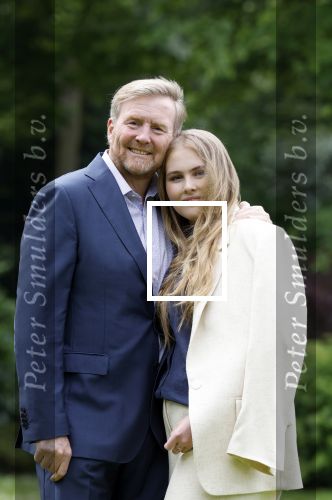 Den Haag 7 juni 2024
Fotouurte met de koninklijke familie op Huis ten Bosch .
Aanwezig Koning Willem Alexander Koningin Maxima Prinses Amalia Prinses Alexia Prinses Ariane en hun hondje Rambo.