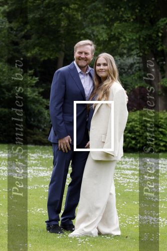 Den Haag 7 juni 2024
Fotouurte met de koninklijke familie op Huis ten Bosch .
Aanwezig Koning Willem Alexander Koningin Maxima Prinses Amalia Prinses Alexia Prinses Ariane en hun hondje Rambo.