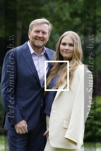 Den Haag 7 juni 2024
Fotouurte met de koninklijke familie op Huis ten Bosch .
Aanwezig Koning Willem Alexander Koningin Maxima Prinses Amalia Prinses Alexia Prinses Ariane en hun hondje Rambo.