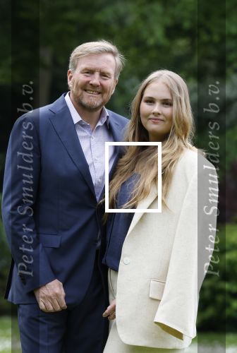 Den Haag 7 juni 2024
Fotouurte met de koninklijke familie op Huis ten Bosch .
Aanwezig Koning Willem Alexander Koningin Maxima Prinses Amalia Prinses Alexia Prinses Ariane en hun hondje Rambo.