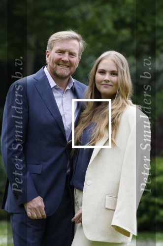 Den Haag 7 juni 2024
Fotouurte met de koninklijke familie op Huis ten Bosch .
Aanwezig Koning Willem Alexander Koningin Maxima Prinses Amalia Prinses Alexia Prinses Ariane en hun hondje Rambo.