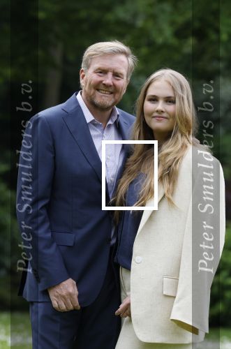 Den Haag 7 juni 2024
Fotouurte met de koninklijke familie op Huis ten Bosch .
Aanwezig Koning Willem Alexander Koningin Maxima Prinses Amalia Prinses Alexia Prinses Ariane en hun hondje Rambo.