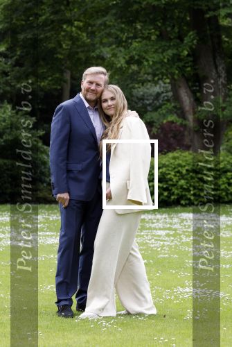 Den Haag 7 juni 2024
Fotouurte met de koninklijke familie op Huis ten Bosch .
Aanwezig Koning Willem Alexander Koningin Maxima Prinses Amalia Prinses Alexia Prinses Ariane en hun hondje Rambo.