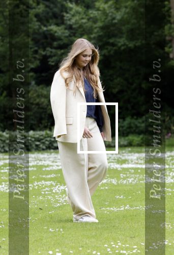 Den Haag 7 juni 2024
Fotouurte met de koninklijke familie op Huis ten Bosch .
Aanwezig Koning Willem Alexander Koningin Maxima Prinses Amalia Prinses Alexia Prinses Ariane en hun hondje Rambo.