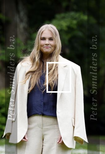 Den Haag 7 juni 2024
Fotouurte met de koninklijke familie op Huis ten Bosch .
Aanwezig Koning Willem Alexander Koningin Maxima Prinses Amalia Prinses Alexia Prinses Ariane en hun hondje Rambo.