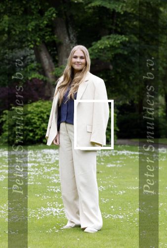 Den Haag 7 juni 2024
Fotouurte met de koninklijke familie op Huis ten Bosch .
Aanwezig Koning Willem Alexander Koningin Maxima Prinses Amalia Prinses Alexia Prinses Ariane en hun hondje Rambo.